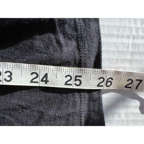 Duo Maternity size medium black split neck top - Picture 9 of 9